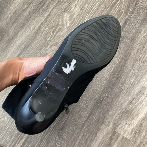 Black heeled ankle booties - Picture 8 of 17